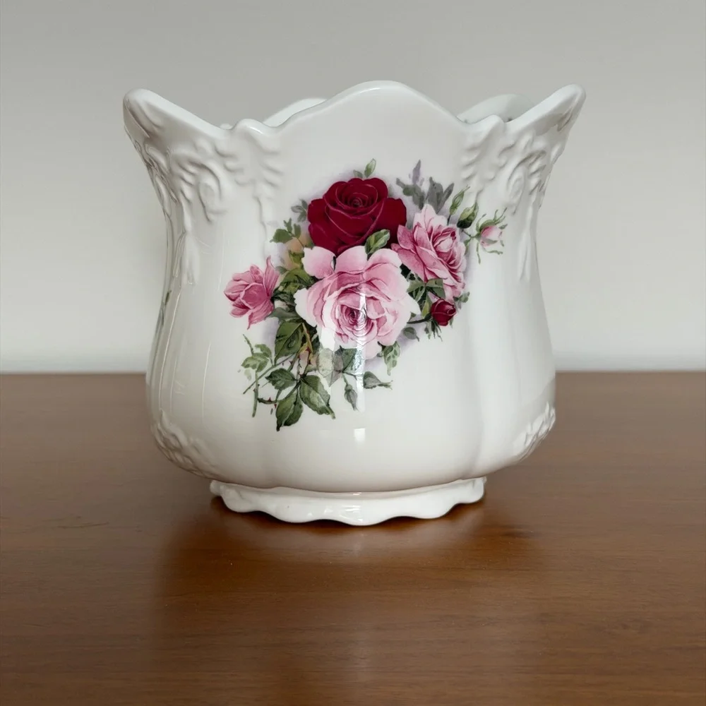 Vintage Royal Castle Fine Bone China Porcelain Vase - Lace Trim With Pink Roses